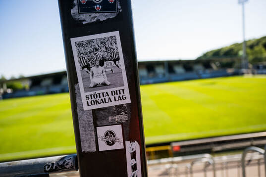 Klistermärken på Landskrona IP