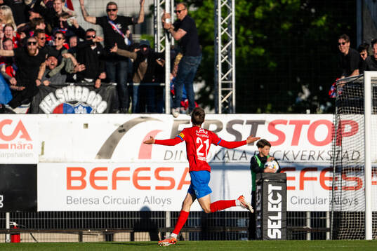 Helsingborgs Adrian Svanbäck jublar