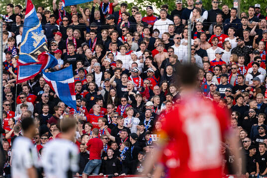 Helsingborgs supportrar jublar