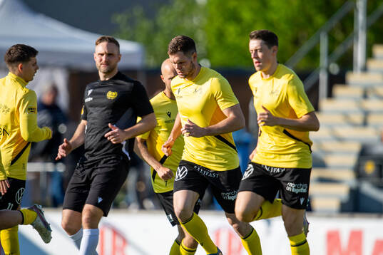 Mjällbys Jacob Bergström (mitten)