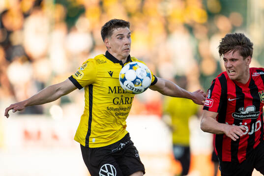 Mjällbys Timo Stavitski och Brommapojkarnas Oliver Zandén