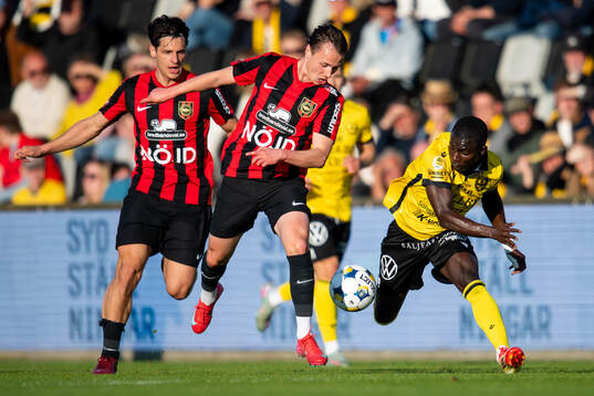 Brommapojkarnas Alex Timossi Andersson och Mjällbys