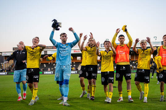 Mjällbys spelare jublar