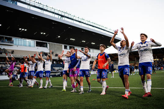 IFK Norrköpings spelare jublar