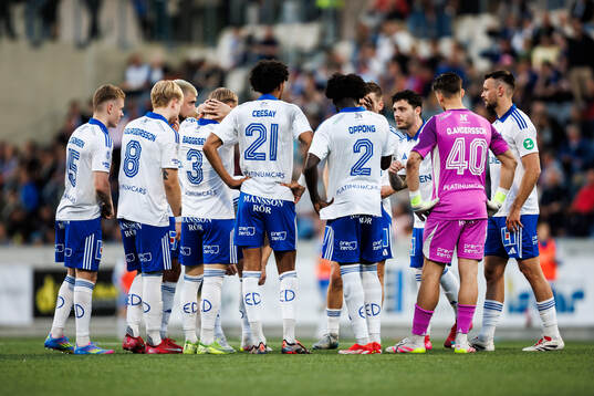 IFK Norrköpings David Moberg Karlsson med lagkamrater