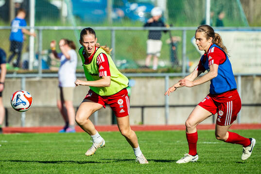 Tulda Jensinger och Evelina Pettersson