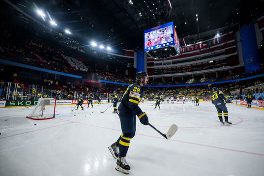 Elias Lindholm of Sweden