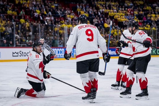 Ryan O'Reilly, Travis Konecny, Nathan MacKinnon and