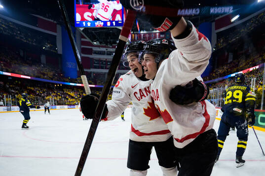 Bläddra bland fler bilder av 2025 IIHF Ice Hockey World Championship, day 11, Sweden - Canada