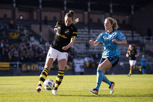 AIKs Jennie Nordin och Djurgårdens Mimmi Larsson
