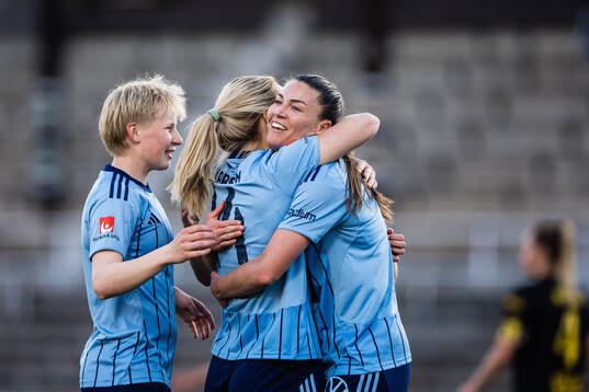 Djurgårdens Pauline Hammarlund jublar