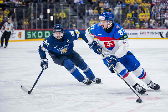 Hannes Björninen of Finland and Pavol Regenda of Slovakia
