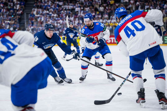 Waltteri Merelä of Finland and Robert Lantosi of Slovakia