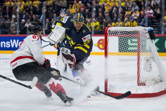 Sidney Crosby of Canada and goaltender Jacob Markström of