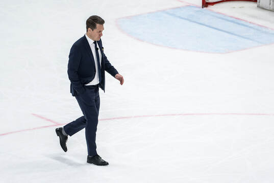 Head coach Sam Hallam of Sweden looks dejected