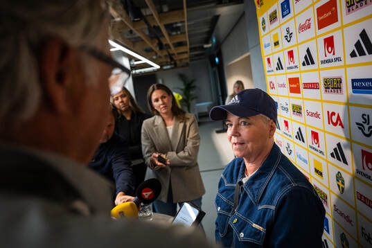 Bläddra bland fler bilder av Football, Women, Sweden, Press conference