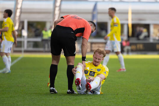 Falkenbergs Linus Borgström har ont