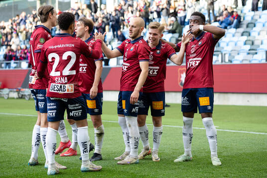 Örgrytes Isak Dahlqvist jublar med lagkamrater