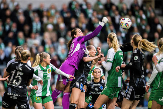 IFK Norrköpings målvakt Caroline Delisle