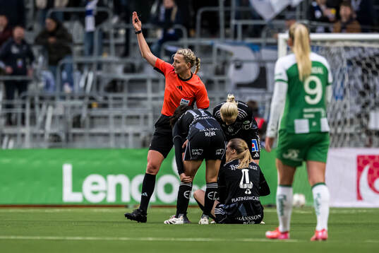 IFK Norrköpings Ebba Handfast har ont