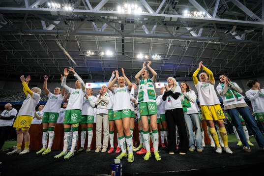 Hammarbys spelare jublar