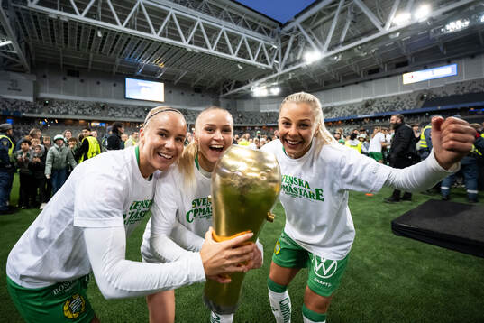 Hammarbys Stina Lennartsson, Anna Jøsendal och Lotta