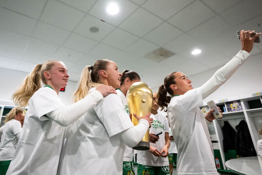 Hammarbys Emilie Joramo, Anna Jøsendal och Athinna Persson