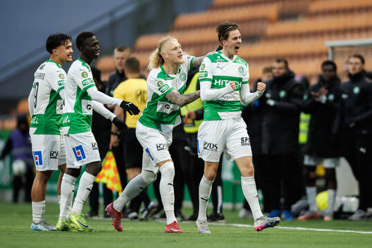 Västerås Max Larsson jublar med Tim Hartzell