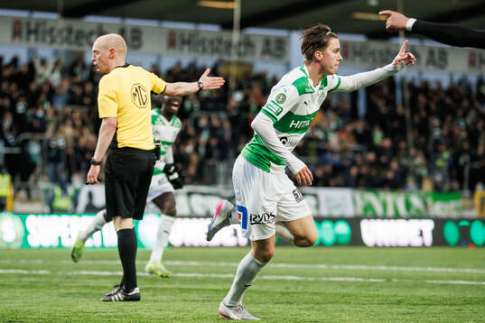 Västerås Max Larsson jublar