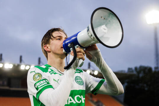 Västerås Max Larsson jublar
