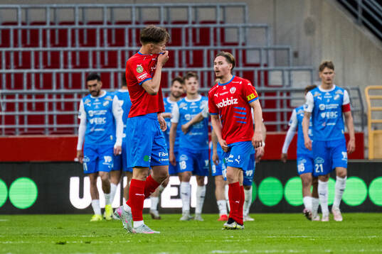 Helsingborgs Lukas Kjellnäs och Simon Bengtsson deppar