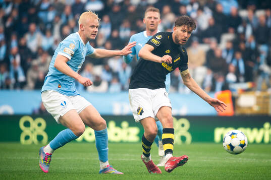Malmö FFs Otto Rosengren och AIKs Anton Salétros