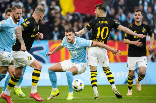 Malmö FFs Colin Rösler och AIKs Bersant Celina