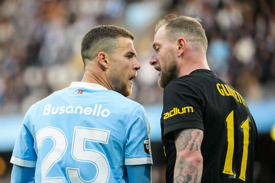 Malmö FFs Gabriel Busanello och Emmanuel Ekong