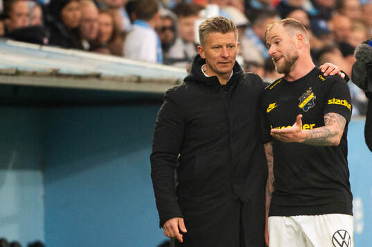 AIKs tränare Mikkjal Thomassen och John Guidetti