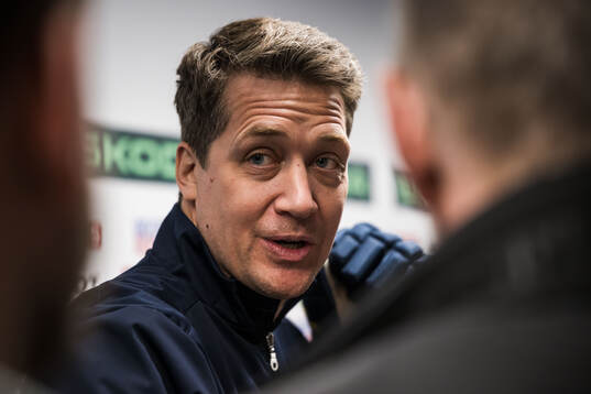 Head coach Sam Hallam of Sweden in mixed zone
