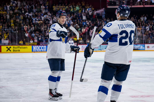 Patrik Puistola and Eeli Tolvanen celebrate