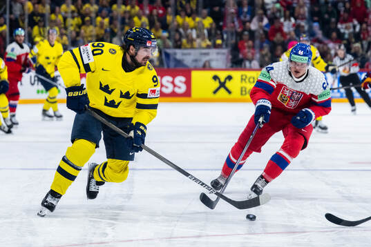 Marcus Johansson of Sweden and David Kampf of Czech Republic