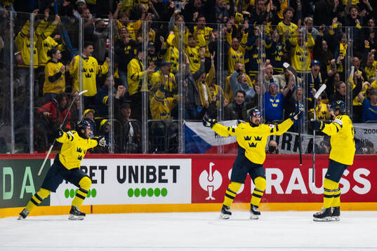 Mika Zibanejad, Marcus Johansson and Leo Carlsson of Sweden