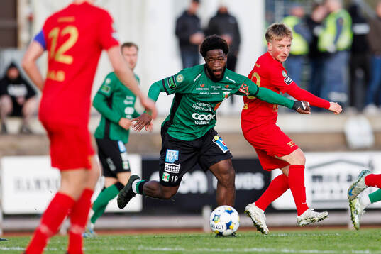 Varbergs Kevin Appiah Nyarko och Landskronas Constantino