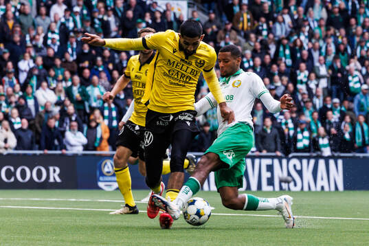 Mjällbys Abdullah Iqbal och Hammarbys Paulos Abraham