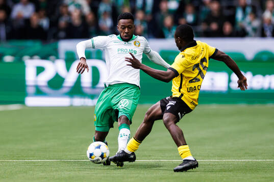 Hammarbys Shaquille Pinas och Mjällbys Uba Charles Nwokoma
