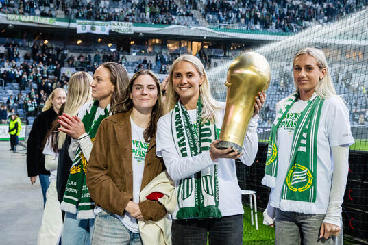 Smilla Vallotto, Alice Carlsson och Ellen Wangerheim från