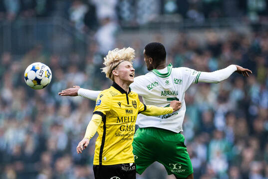 Mjällbys Romeo Leandersson och Hammarbys Paulos Abraham