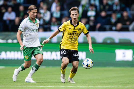 Hammarbys Markus Karlsson och Mjällbys Ludwig Malachowski