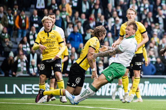 Mjällbys Tom Pettersson och Hammarbys Victor Eriksson