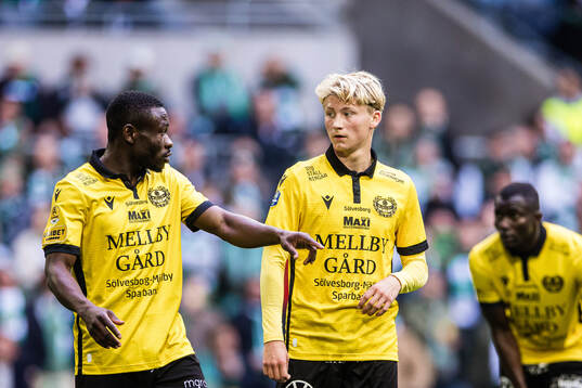 Mjällbys Uba Charles Nwokoma och Romeo Leandersson