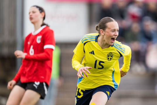 Sveriges Lovisa Breland jublar