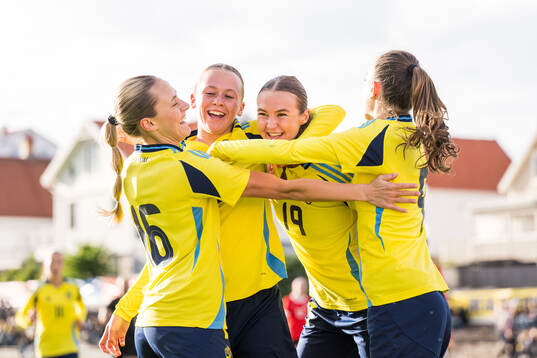 Sveriges Cornelia Ljungberg, Lovisa Breland, Lillian