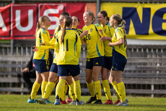Sveriges Thelma Alexandersson jublar